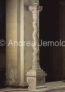 Trinità dei Monti Chapel - tortile column | Andrea Jemolo
