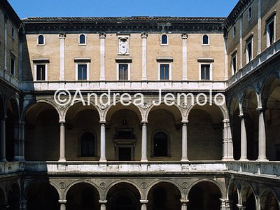 Palace of the Chancellery Courtyard - Detail | Andrea Jemolo