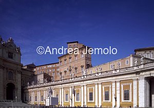 St. Peter' s Square Long sleeve, vatican palaces | Andrea Jemolo