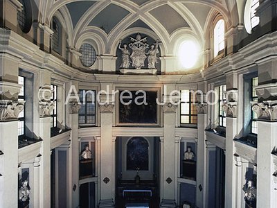 Palace of the Propagation of the Faith - chapel of the Biblical Magi Interior toward the altar | Andrea Jemolo