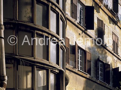 Suburban hotel in Bonomelli square Garbatella District - Façade | Andrea Jemolo