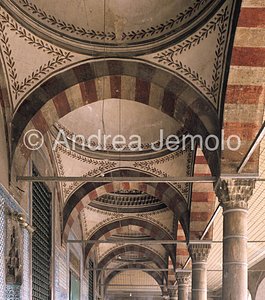 Rustem Pasa Camii Portico of the courtyard | Andrea Jemolo