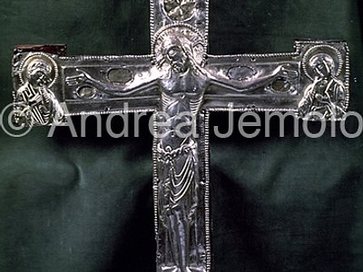 Cathedral Silver Cross - facing | Andrea Jemolo