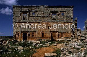 Dead Cities of Serjilla Two floor building | Andrea Jemolo