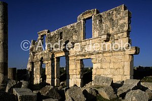 Cardo Buildings along the cardo | Andrea Jemolo