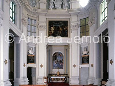 Palace of the Propagation of the Faith - chapel of the Biblical Magi Interior towards the altar | Andrea Jemolo