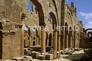 Basilica of St. Sergius Wall of the aisle | Andrea Jemolo