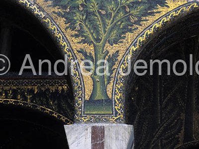 Great Mosque - Mosque of the Omayyadi Western portico - musive decoration - detail | Andrea Jemolo