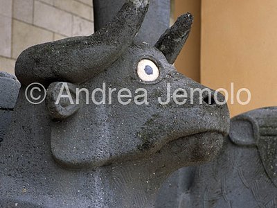 National museum Statues in black basalt from Tell Halaf - Detail | Andrea Jemolo