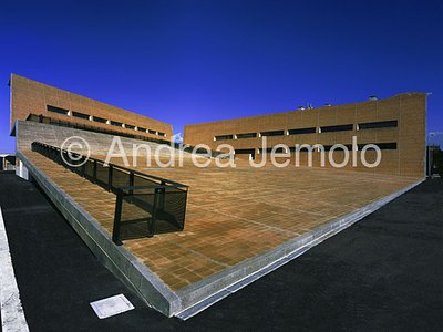 Town hall of Fiumicino Plaza from west south | Andrea Jemolo