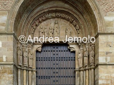 Church of San Juan Bautista Portal | Andrea Jemolo