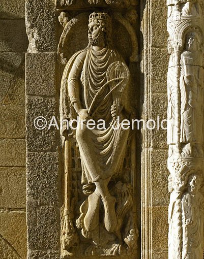 Cathedral - Porta de las Platerias David the king playing lyre | Andrea Jemolo