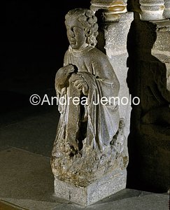 Cathedral - Portico of Pórtico da Gloria - Pórtico da Gloria Santo dos Croques – Autoportrait of Maestro Mateo | Andrea Jemolo