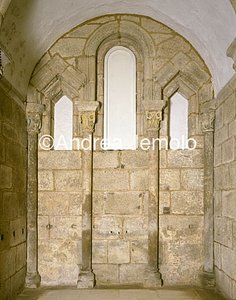 Crypt of the Portico Canopies in stone | Andrea Jemolo