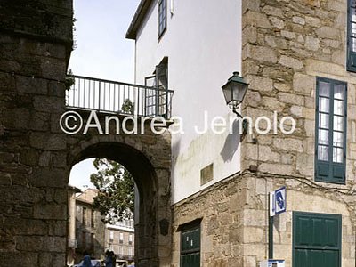 Resti delle mura medievali  | Andrea Jemolo