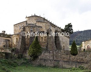 The basilica San Martiño de Mondoñedo Exterior | Andrea Jemolo