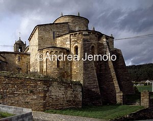 The basilica San Martiño de Mondoñedo Exterior | Andrea Jemolo