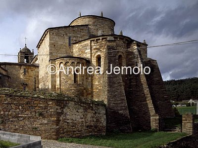 The basilica San Martiño de Mondoñedo Exterior | Andrea Jemolo