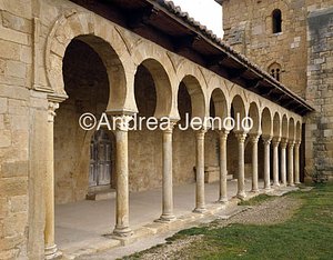 Monastery mozarabic Portico | Andrea Jemolo