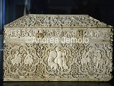 Museo de Navarra Reliquiario Hispano-Arabo in avorio | Andrea Jemolo
