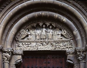 San Pedro Portal - lunette | Andrea Jemolo