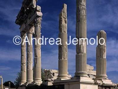 Acropoli - Tempio di Traiano  | Andrea Jemolo