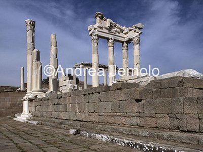Acropoli - Tempio di Traiano  | Andrea Jemolo