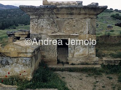 Necropoli  | Andrea Jemolo