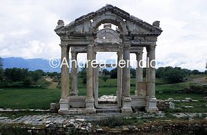 Tetrapylon  | Andrea Jemolo