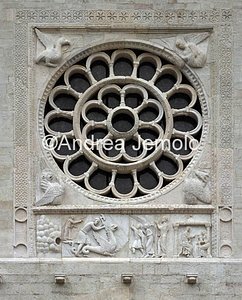 Abbey of San Felice and Mauro Façade - Detail with sculptures | Andrea Jemolo