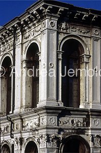 Palace of the Camerlenghi  | Andrea Jemolo