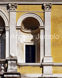 Villa Giulia Façade - Niche | Andrea Jemolo