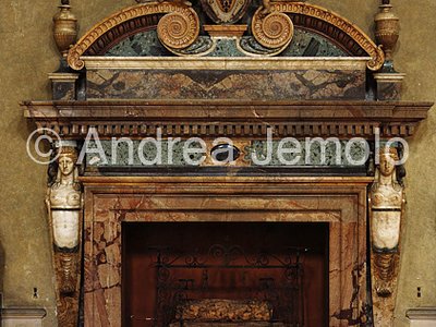 Palazzo Farnese Camino del salone | Andrea Jemolo