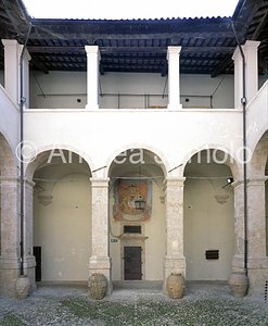 The Castellina Courtyard | Andrea Jemolo