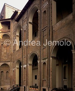 Farnese palace Courtyard | Andrea Jemolo