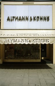Shop Altmann & Kuhne  | Andrea Jemolo