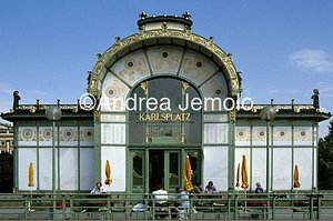 Station of the Subay Karlsplatz Front view | Andrea Jemolo