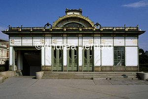 Station of the Subay Karlsplatz Rear view | Andrea Jemolo