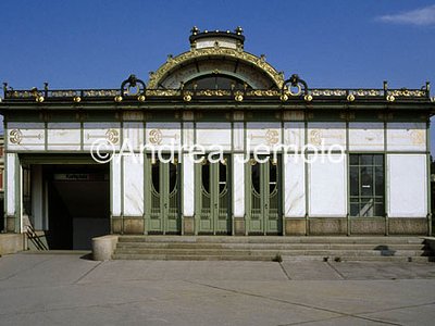 Station of the Subay Karlsplatz Rear view | Andrea Jemolo
