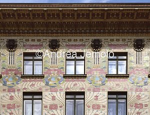 Majolikhaus Detail | Andrea Jemolo
