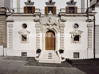 Facade of the garden of Palace Zuccari - Hertzian Library The new entrance from the "Portale del Mascherone" of Palazzo Zuccari on via Gregoriana | Andrea Jemolo