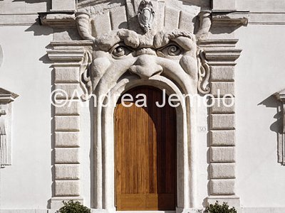 Portal of the garden of Palace Zuccari - Hertzian Library The new entrance from the "Portale del Mascherone" of Palazzo Zuccari on via Gregoriana | Andrea Jemolo