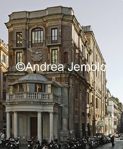 Palace Zuccari - Hertzian Library Porch on Piazza Trinita dei Monti | Andrea Jemolo