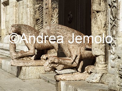 San Ruffino Portale - Statue di Leoni | Andrea Jemolo
