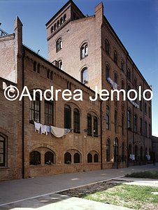 Restructuring for residential use of the Venetian Breweries  | Andrea Jemolo