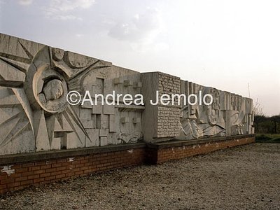 Memento Park - Monumental statues from Hungary's Communist period The Heroes of Peoples' Power Memorial | Andrea Jemolo