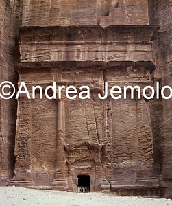 Tomb stair at the output of Siq  | Andrea Jemolo