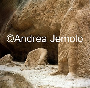 Statue on the Siq  | Andrea Jemolo