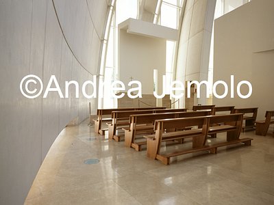 Church Dives in Misericordia / Dio Padre Misericordioso - Jubilee Church Toward the presbitery | Andrea Jemolo