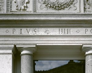 Casina of Pius IV Casina - Architrave with the inscription Paul IV corrected in Pius IV | Andrea Jemolo